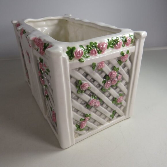 Roses on a Lattice Garden Wall & Gate Ceramic Planter All 4 Sides Embossed 1lb+ - Picture 3 of 12